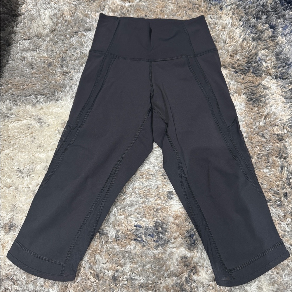 Lululemon Drop it like it’s hot crop capris